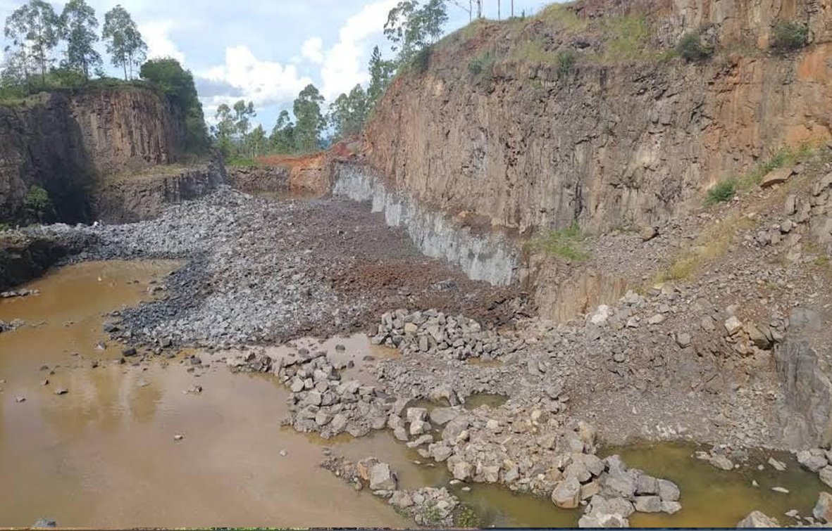 Pedreira em Itaporanga 08